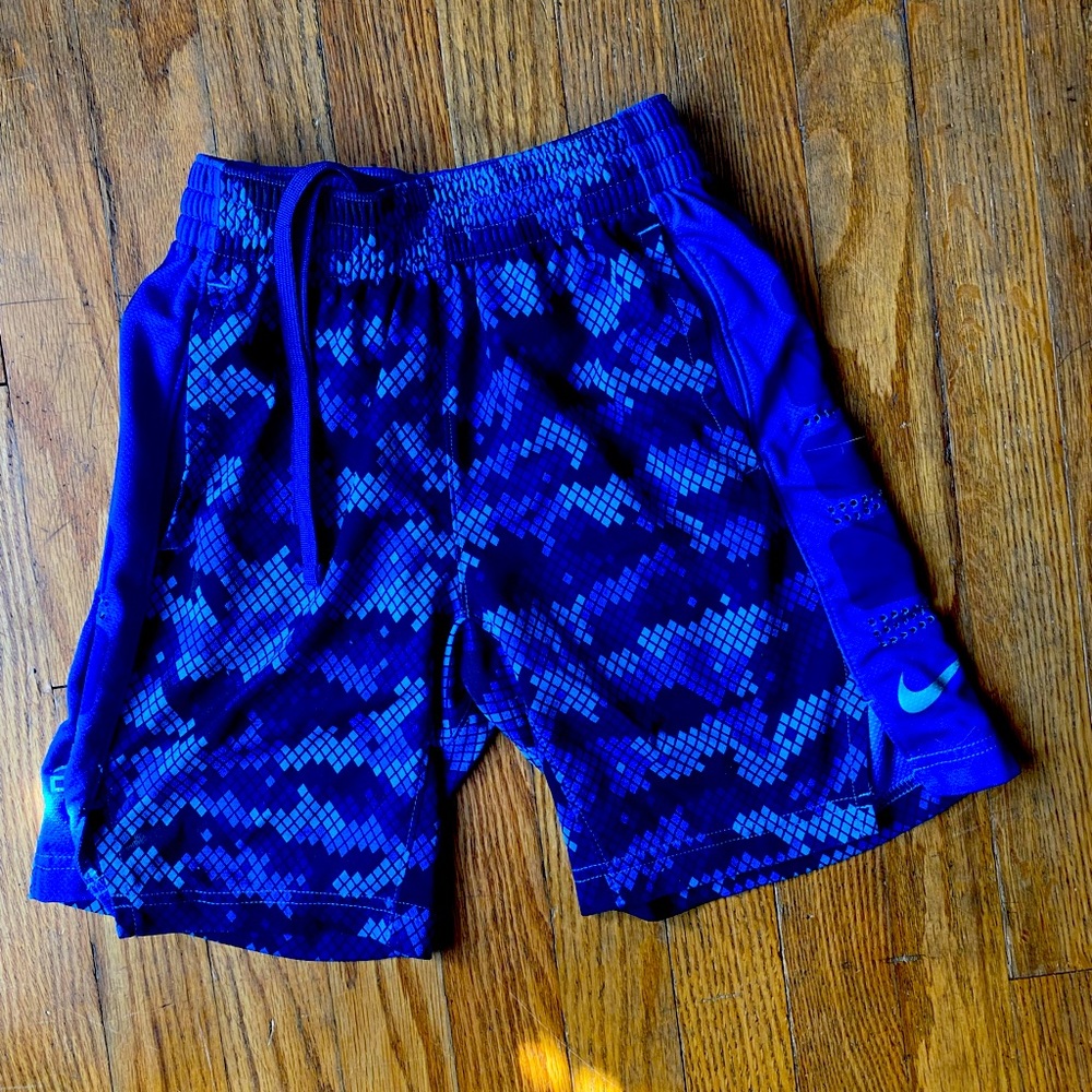 Youth medium nike elite shorts
